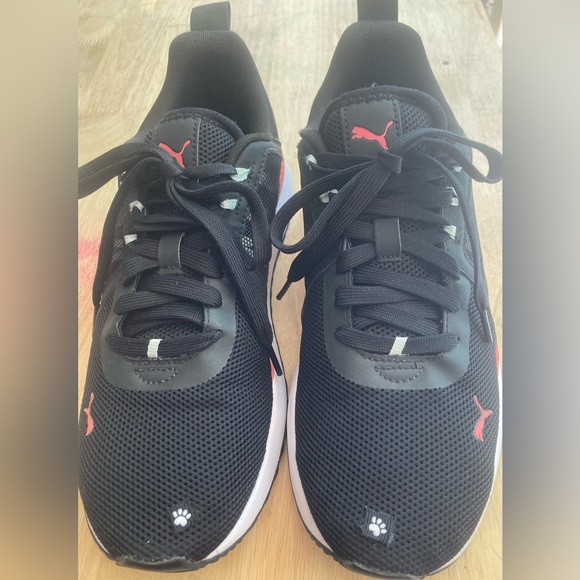 PUMA PACER NET CAGE BLACK CORAL WOMENS SNEAKERS with Puma Paw Patches! Sz 9 GUC - Picture 1 of 15